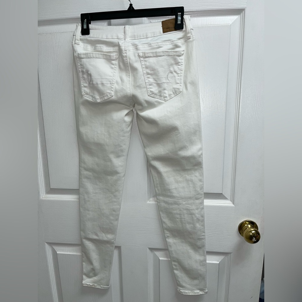 American Eagle White Next Level Stretch Jeans